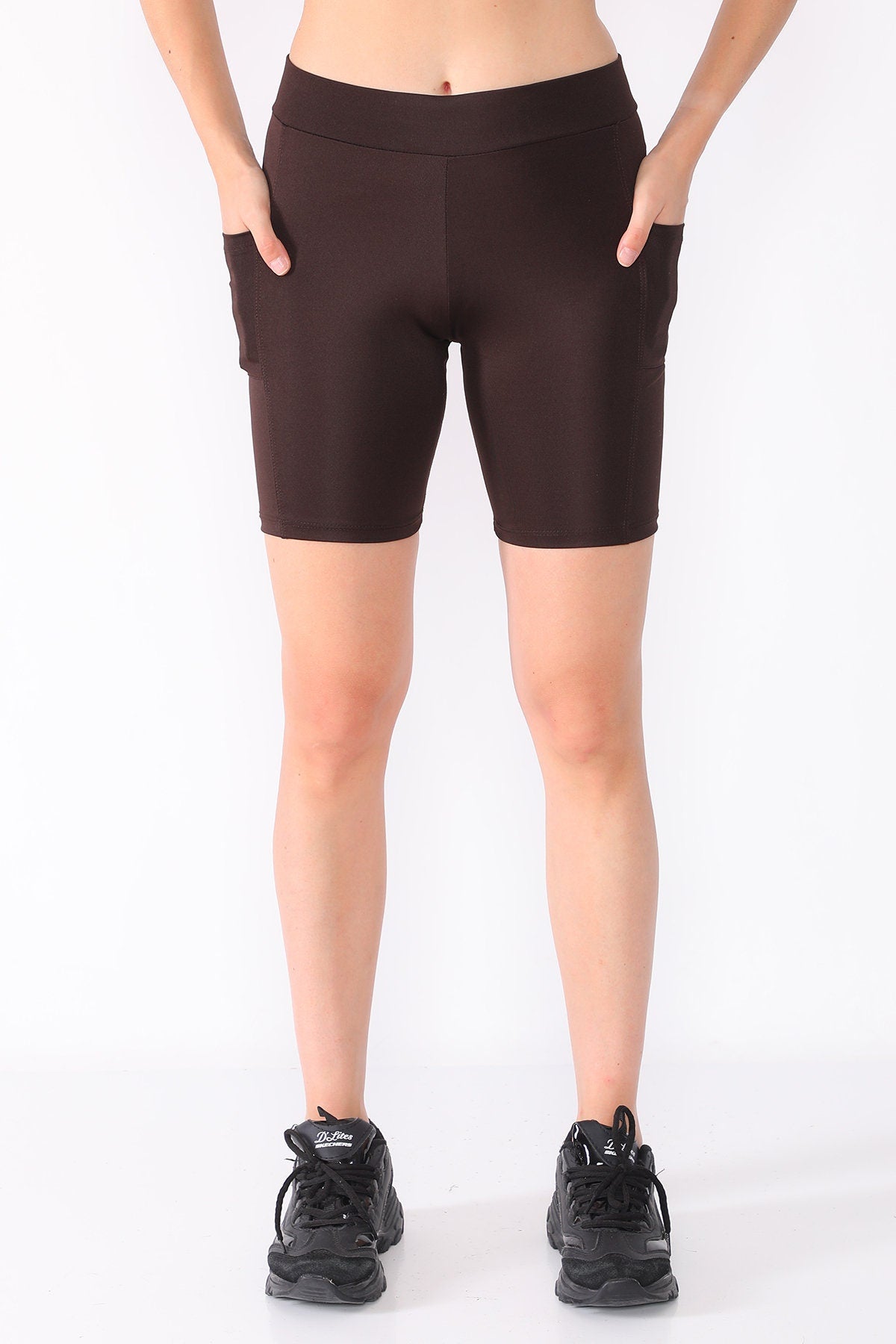 Shorts Low Waist with Pockets Brown